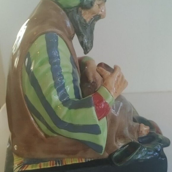 Vintage Royal Doulton Figure Cobbler HN 1706 1935-1969 by C J Noke - Picture 4 of 13